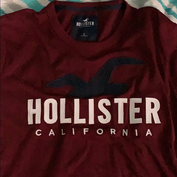 Hollister Graphic Tee - Picture 2 of 3